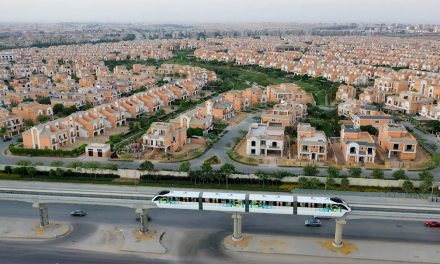 Al este y al oeste de El Cairo